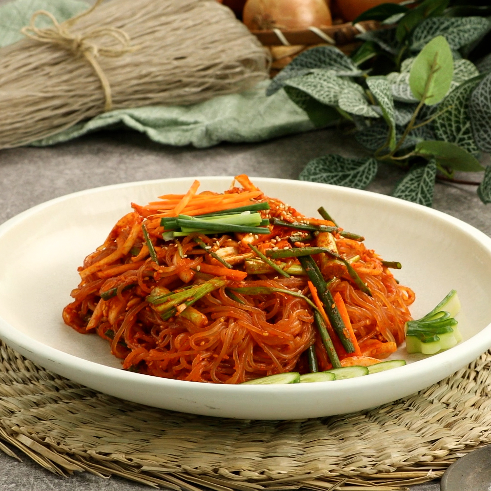 Bibim dangmyeon